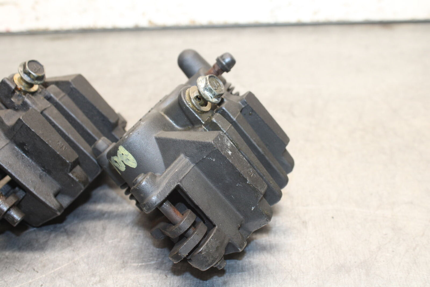 04-05 SUZUKI KATANA 750 GSX750F RIGHT LEFT FRONT BRAKE CALIPER PAIR BB110