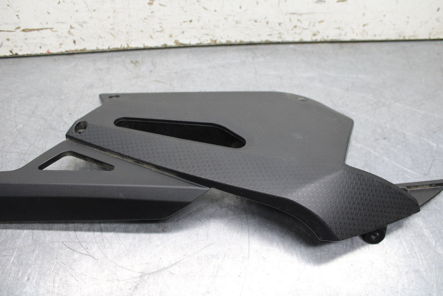 21-24 APRILIA TUONO 660 FACTORY REAR BACK DRIVE CHAIN GUARD COVER SHIELD BB733