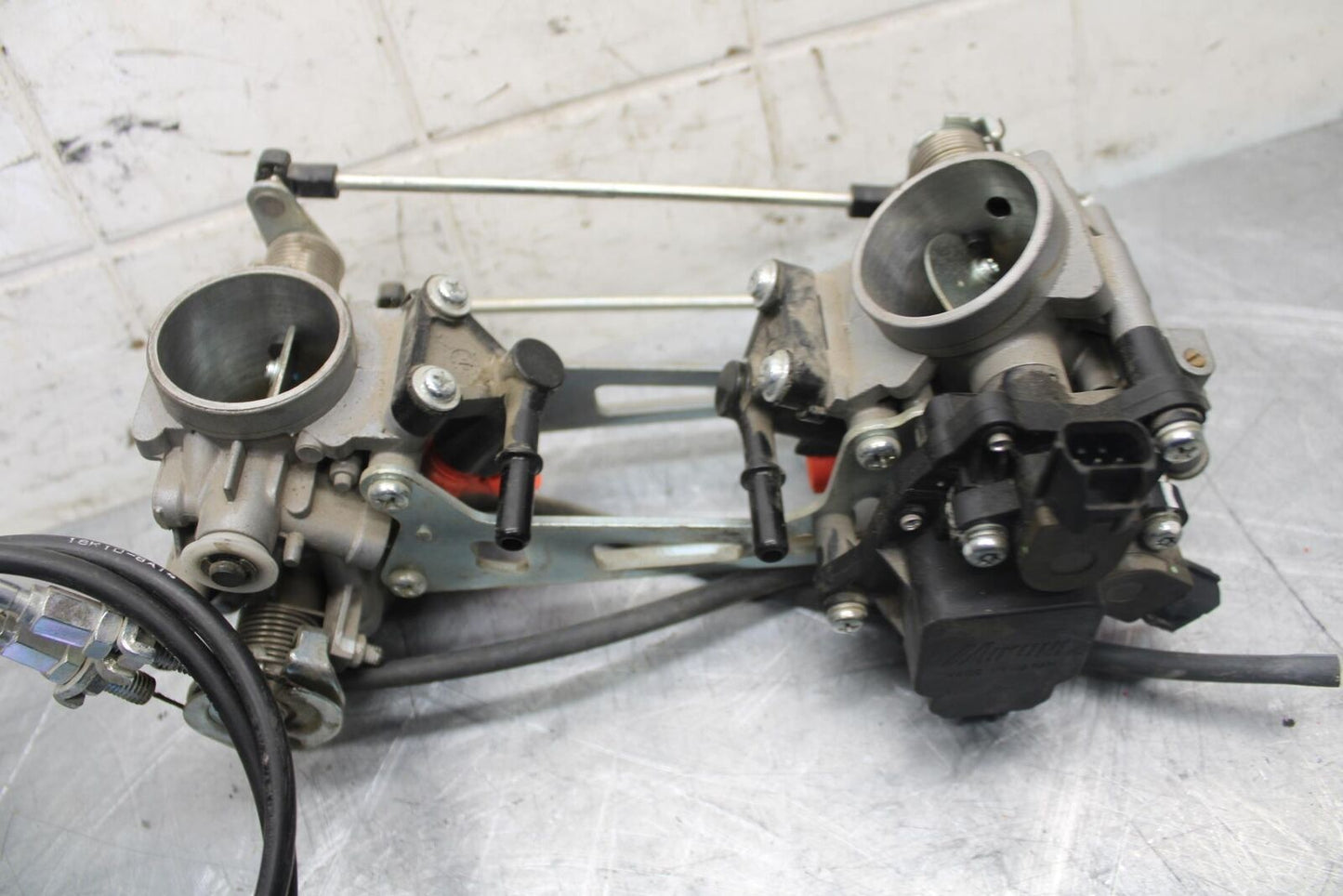 2017 Suzuki SV650X SV650AL7 ABS MAIN FUEL INJECTORS / THROTTLE BODIES BB511