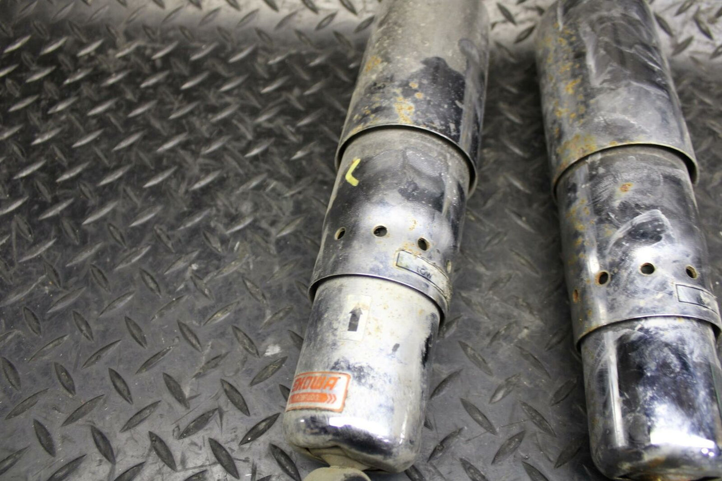 96-03 HONDA VALKYRIE 1500 GL 1500C REAR BACK SHOCKS ABSORBER bb170