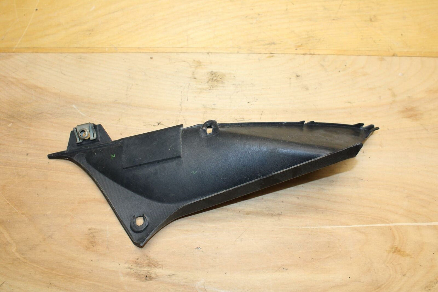 02-03 YAMAHA YZF R1 5PW RIGHT FRONT DUCT COVER PANEL COWL BB313
