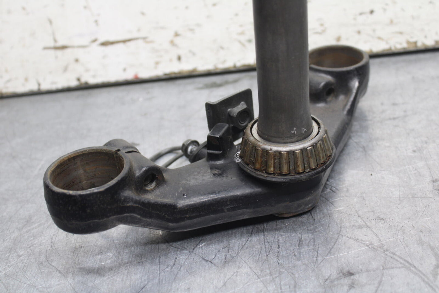 84 HONDA INTERCEPTOR 750 VF750F FRONT FORKS CLAMP LOWER TRIPLE TREE STEM BB108