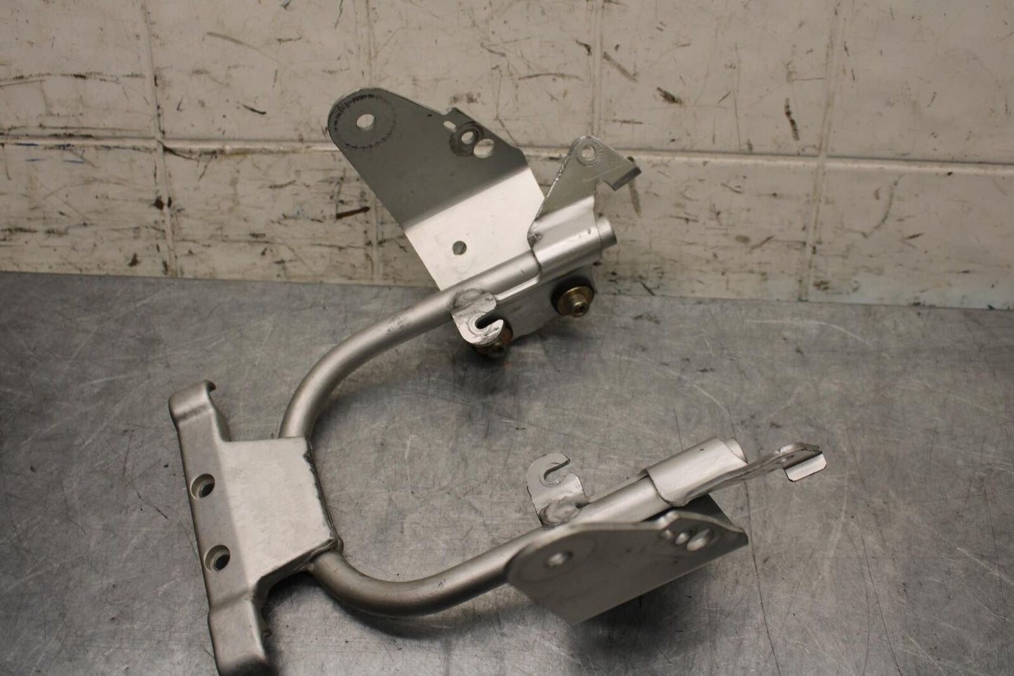 2005 Ducati Monster S2R UPPER FAIRING MIRROR GAUGES STAY BRACKET BB557