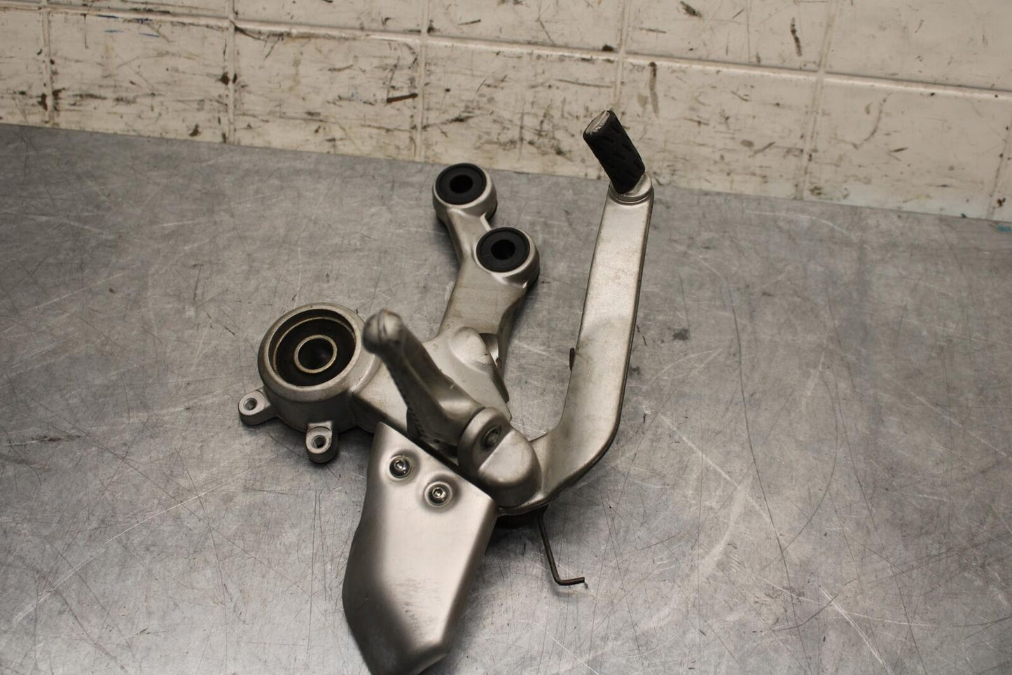 2005 Ducati Monster S2R RIGHT REARSET REAR SET DRIVER FOOT PEG REST STOP BB557