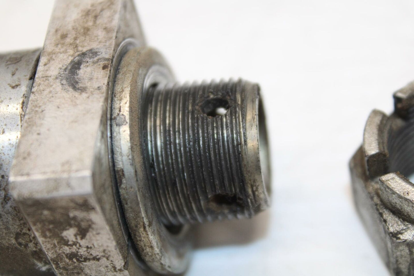 BB24013-18 KAWASAKI NINJA ZX6R REAR AXLE BACK WHEEL RIM PIVOT BOLT AXEL