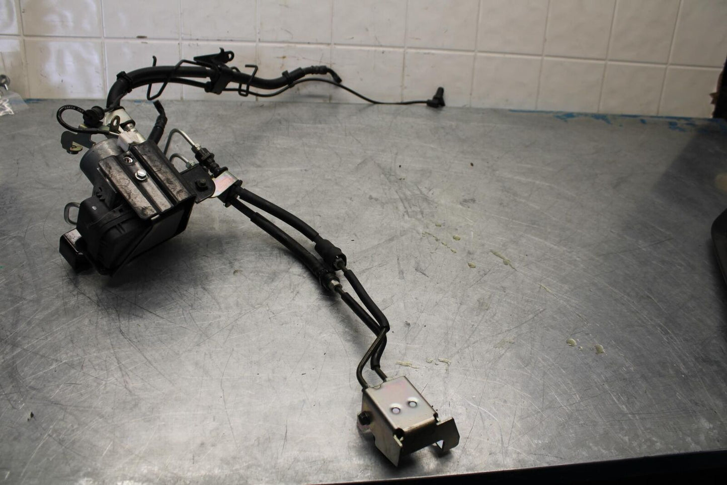 17-18 YAMAHA YZF R3 ABS PUMP UNIT MODULE W HOSES BB438