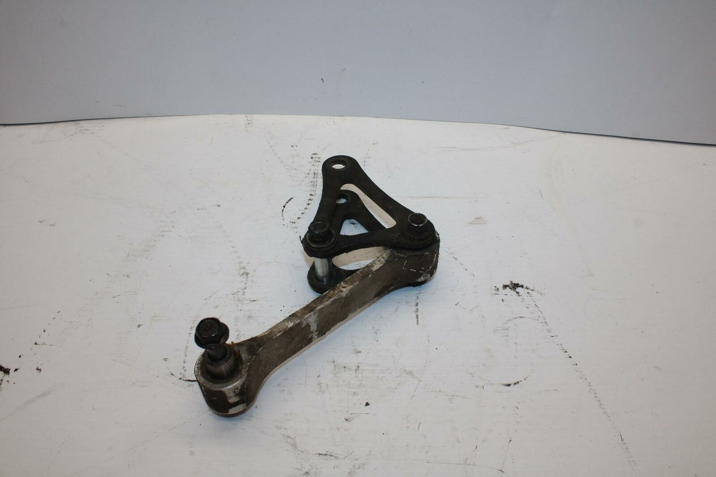 99 YAMAHA YZF R6 REAR DOGBONE SHOCK LINKAGE LINK 5EB-2217A-00-00 BB246