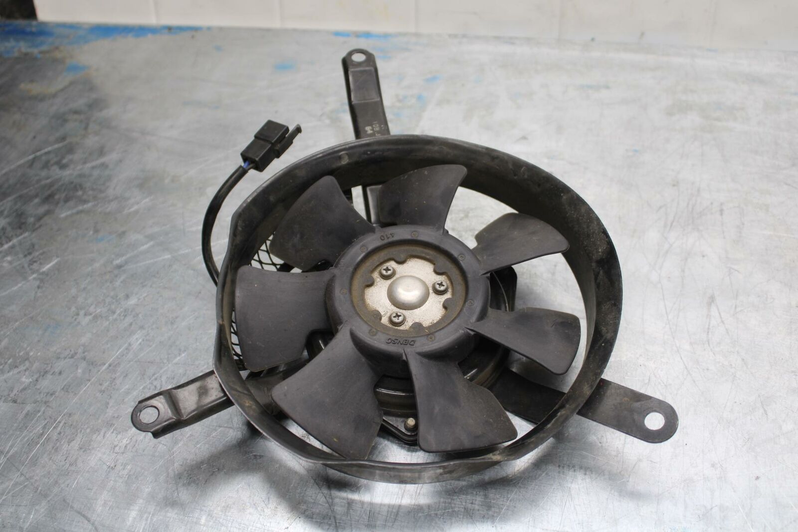 01-02 SUZUKI GSXR750 ENGINE RADIATOR COOLING FAN BB28 A