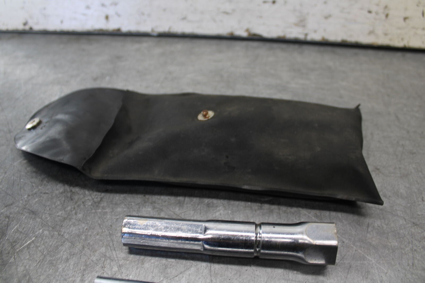 85-86 SUZUKI MADURA 1200 STOCK TOOLS OEM TOOL BAG KIT SET BB691