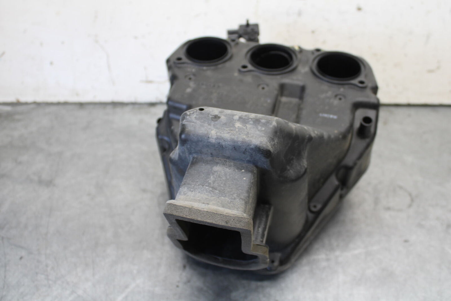 07-08 TRIUMPH DAYTONA 675 AIRBOX AIR INTAKE FILTER BOX BB685
