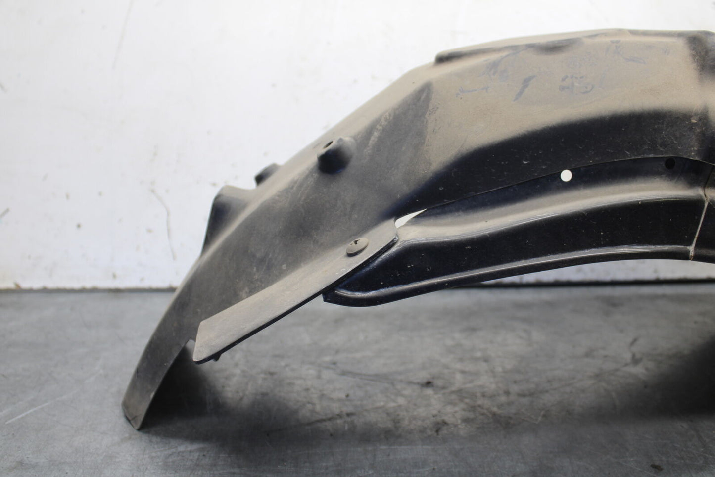 85-86 SUZUKI MADURA 1200 REAR BACK WHEEL FENDER MUD GUARD BB691