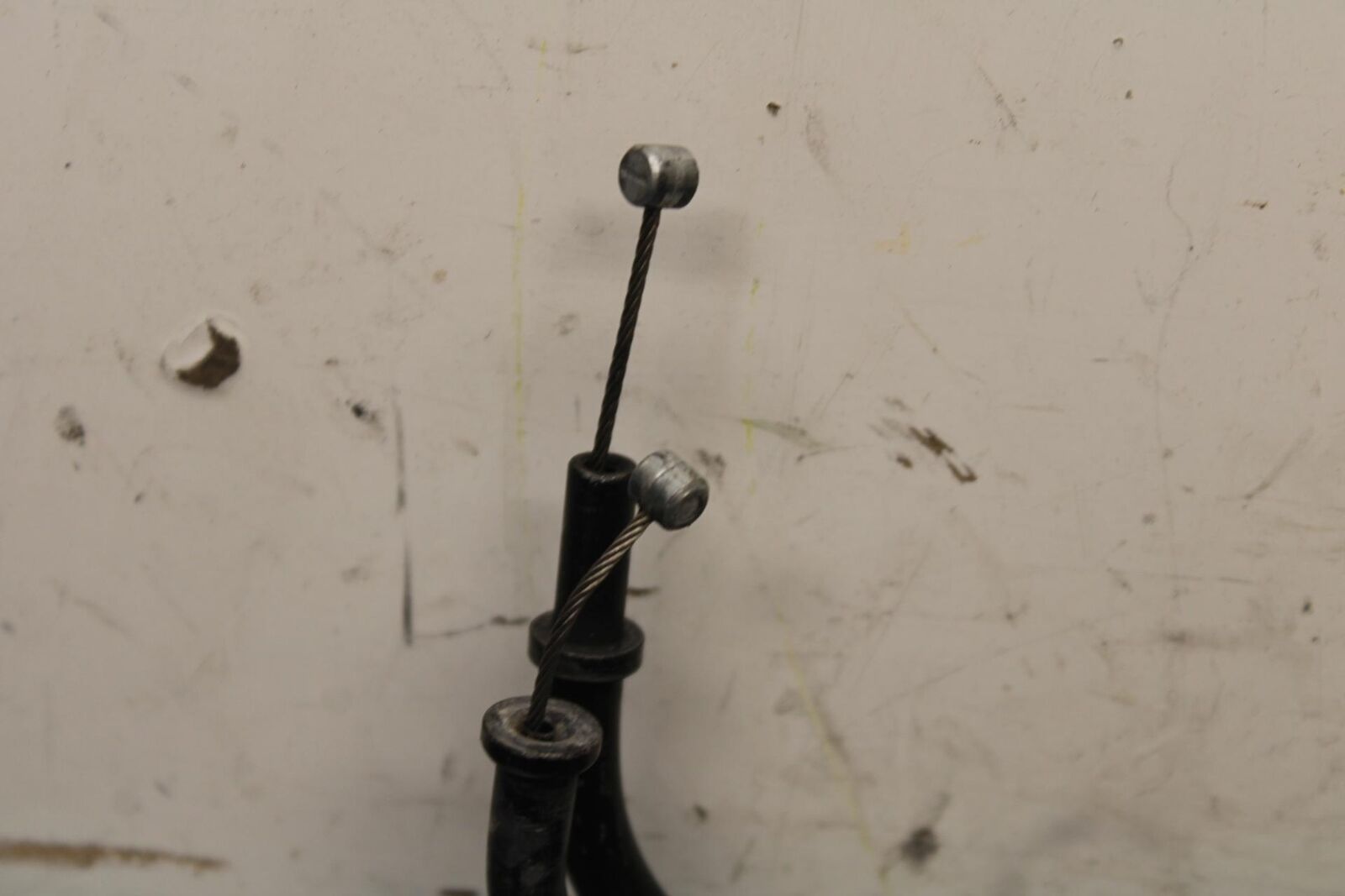 01 SUZUKI GSXR1000 THROTTLE CABLES LINES BB100