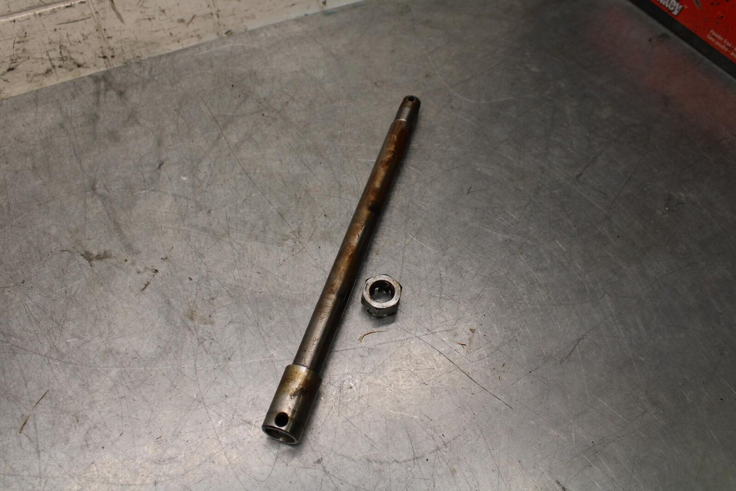 1977 Yamaha XS750 REAR AXLE BACK WHEEL RIM PIVOT BOLT AXEL 1J7-25381-00-00 BB554