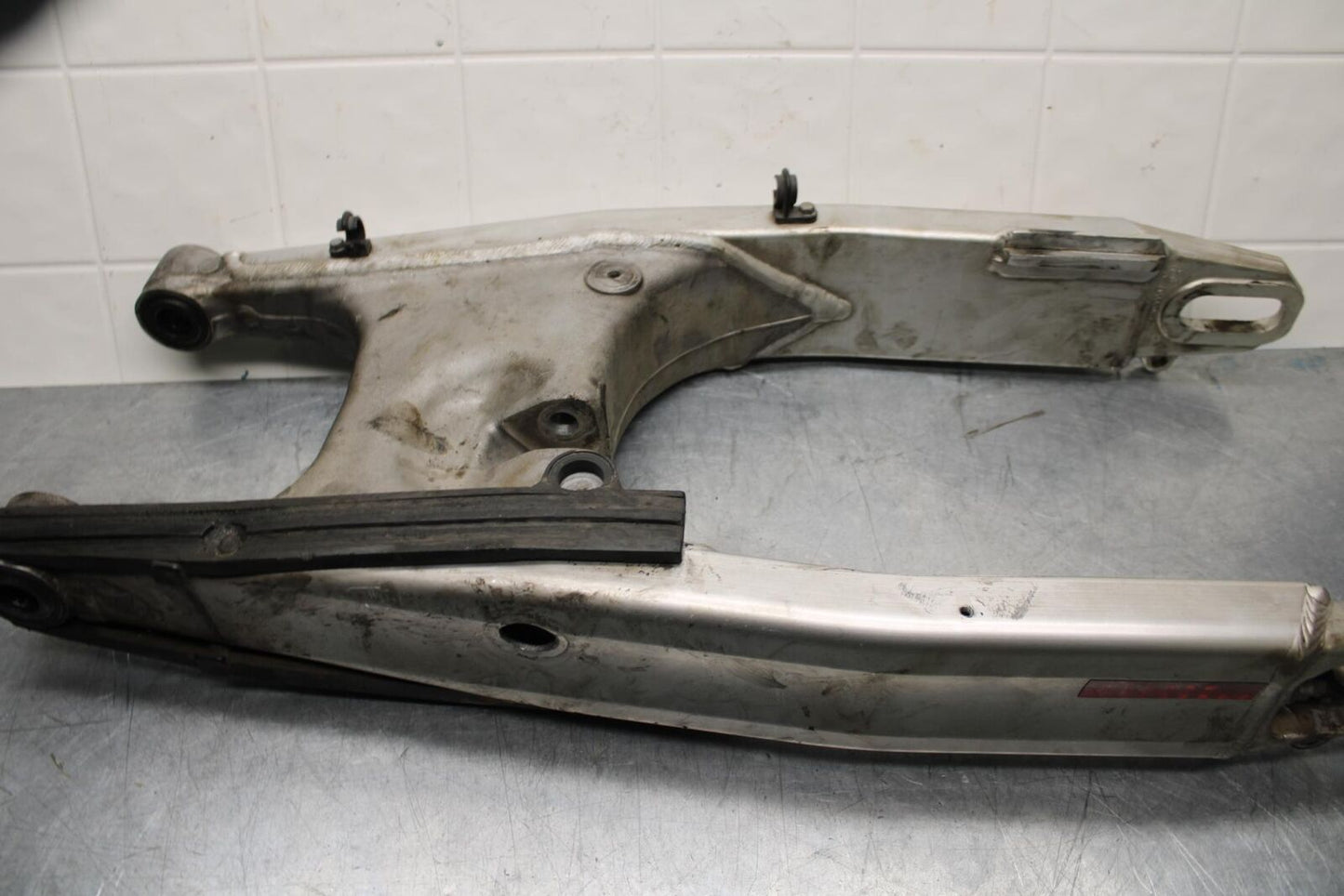 07-11 KTM 990 SUPER DUKE REAR SWINGARM BACK SUSPENSION SWING ARM BB578