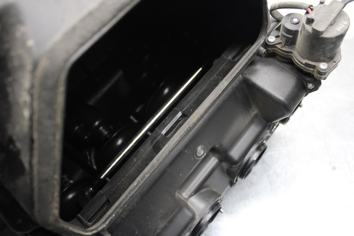 18 YAMAHA YZF R1 AIRBOX AIR INTAKE FILTER BOX BB473