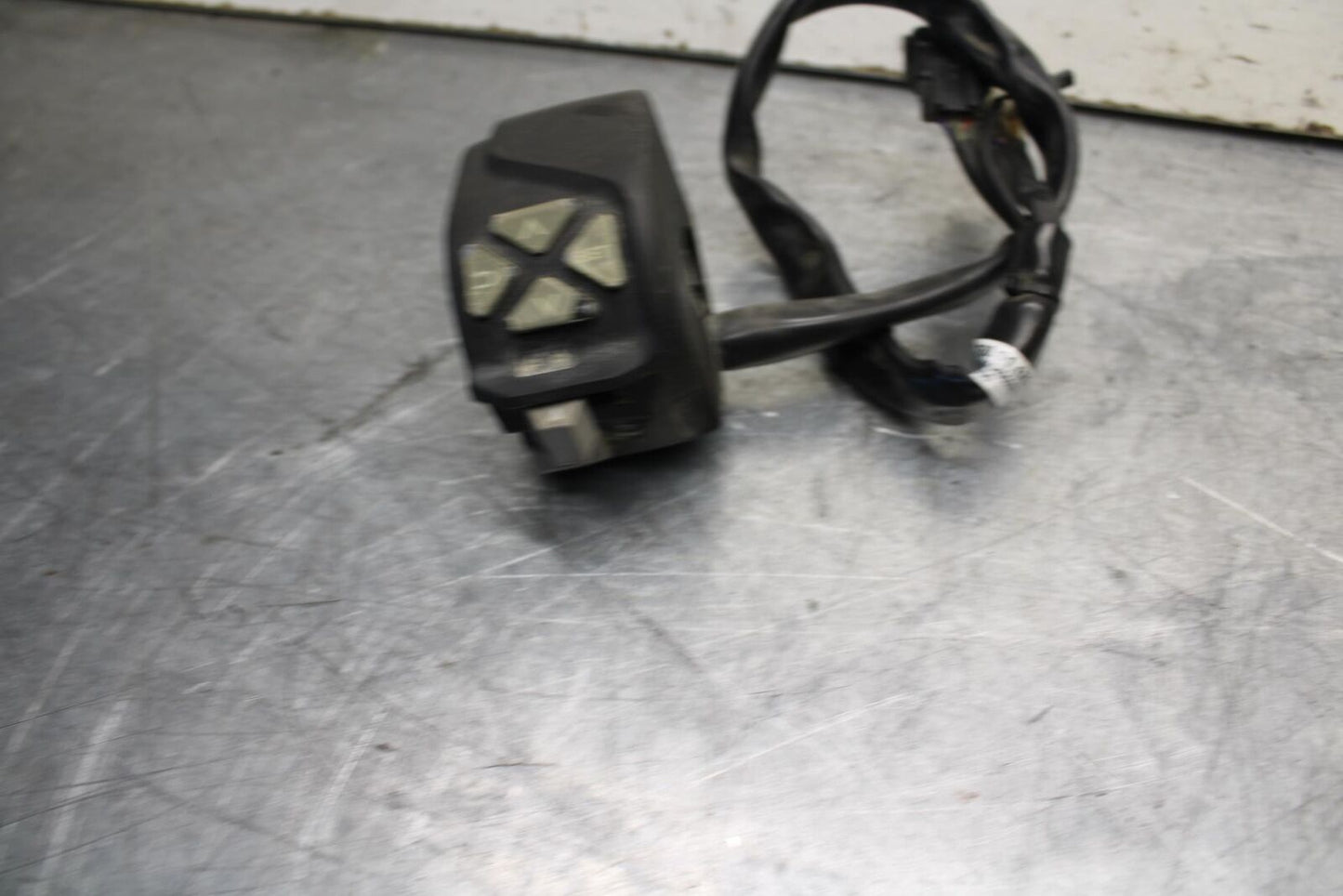 16-18 KTM 690 DUKE LEFT CLIP ON HANDLE HORN SIGNALS SWITCH SWITCHES BB631