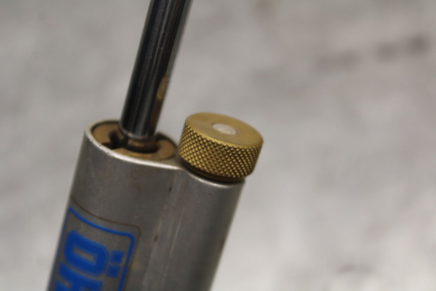 04-05 SUZUKI GSXR600 OHLINS STEERING DAMPER STABILIZER BB658