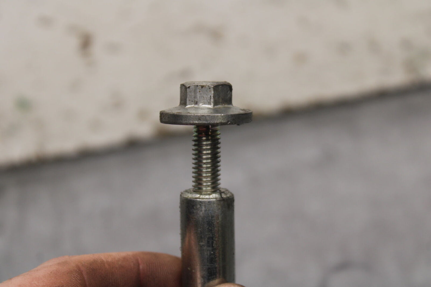 13-16 KTM 390 DUKE FRONT WHEEL RIM AXLE PIVOT BOLT BB748