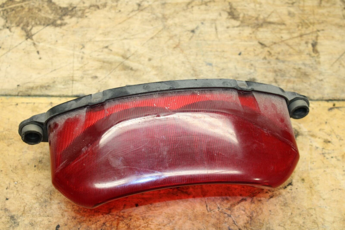 98-05 HONDA SUPER HAWK 1000 VTR1000F REAR TAIL TAILLIGHT BACK BRAKE LIGHT BB341