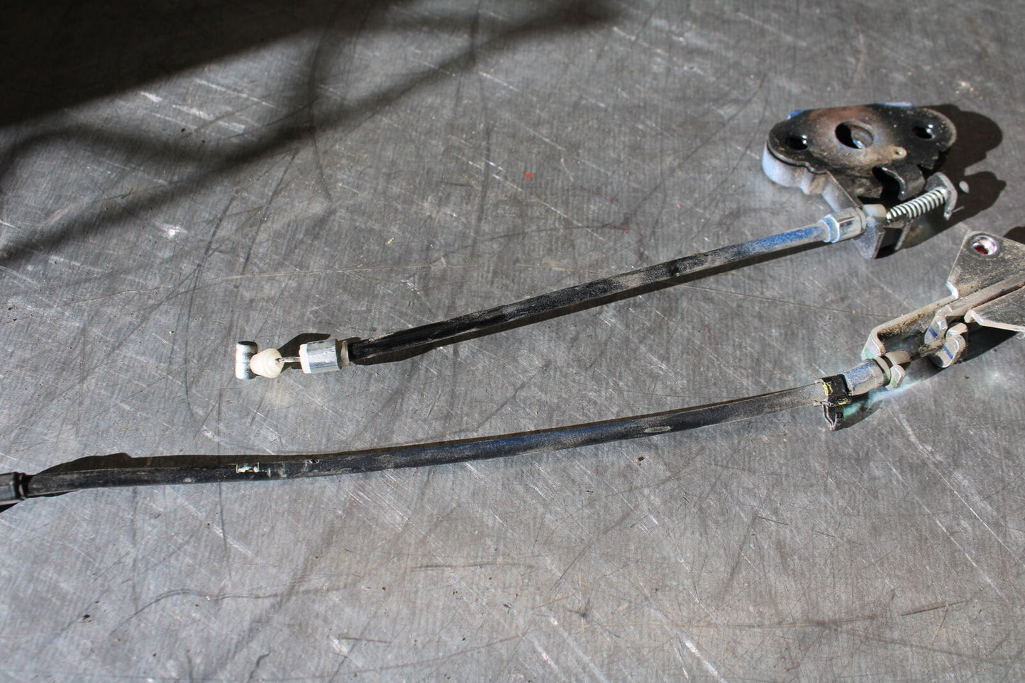 19-22 KAWASAKI Z400 REAR & FRONT SEAT LATCH LOCK ASSEMBLY BB708