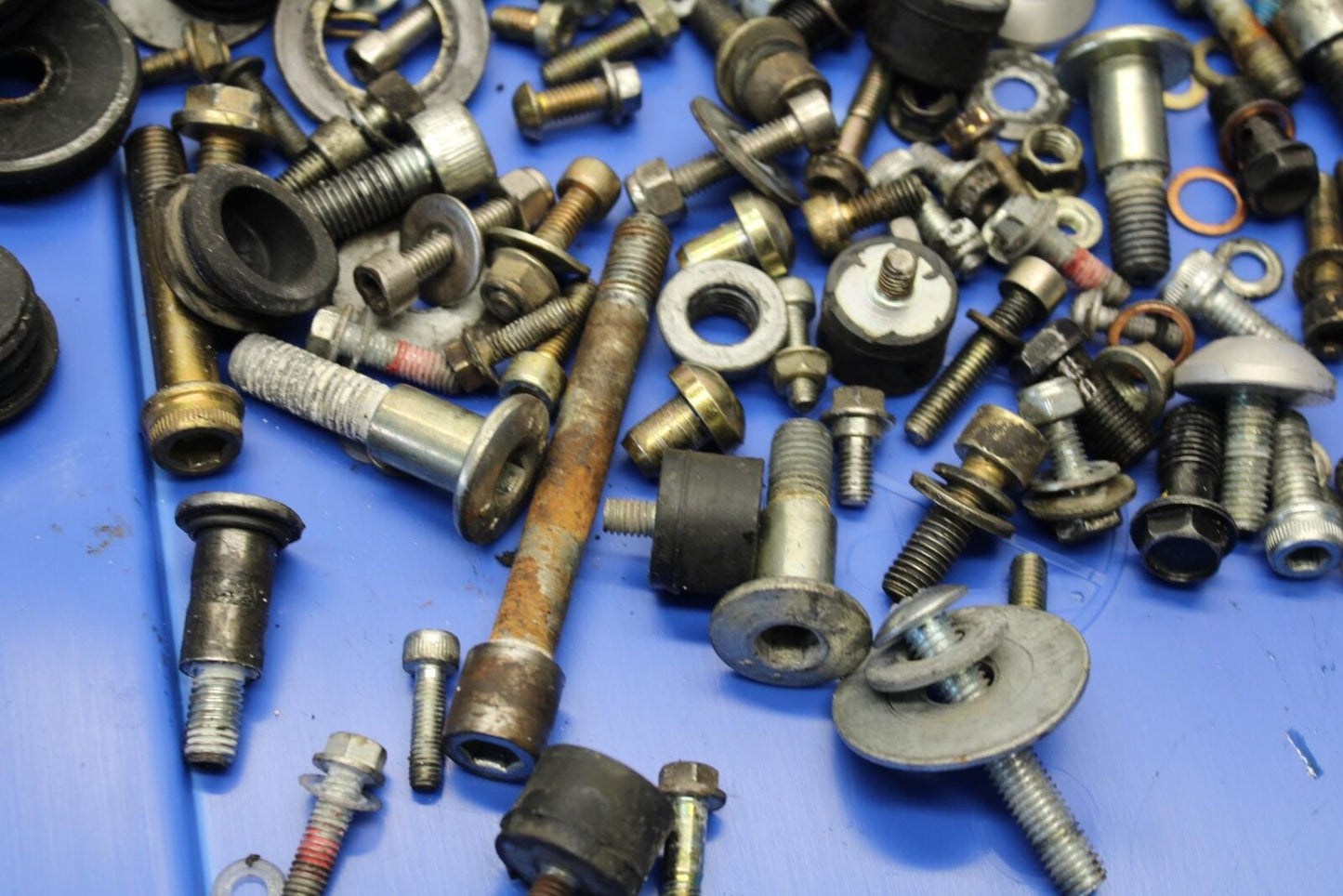 2005 Ducati Monster S2R MISCELLANEOUS BOLTS HARDWARE MOTOR SCREWS BB557