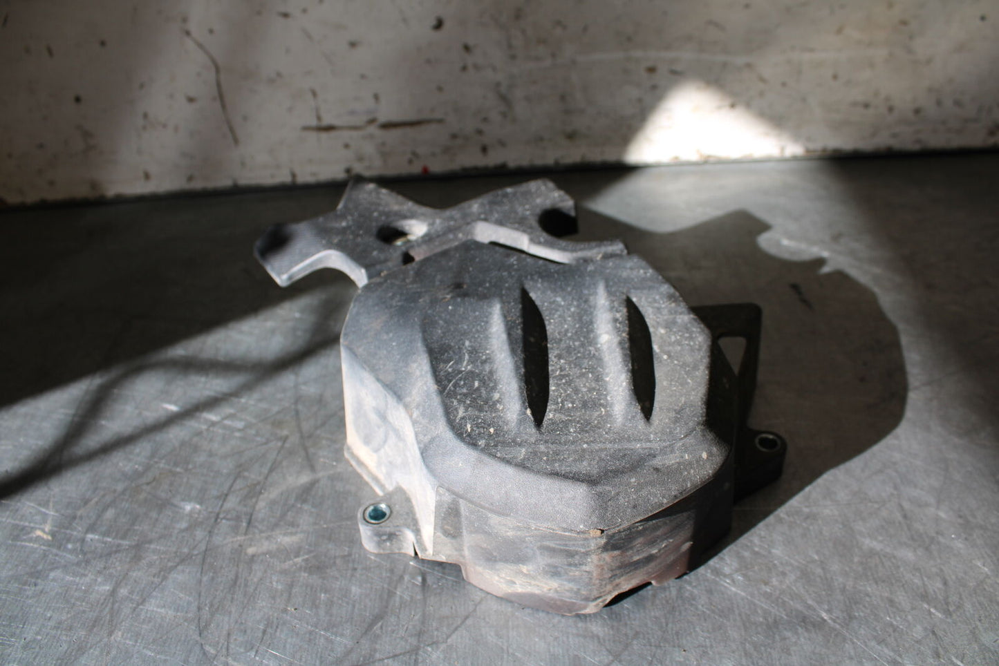 19-22 KAWASAKI Z400 ENGINE SPROCKET COVER BB708