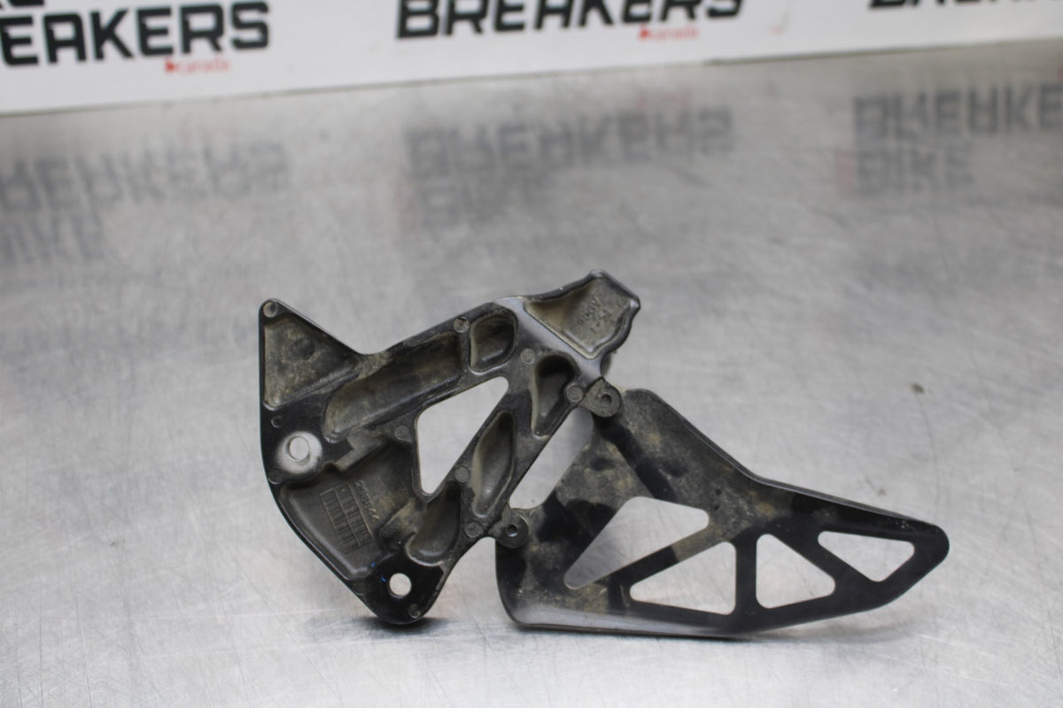 24-25 SUZUKI GSXR1000 LEFT REARSET REAR SET DRIVER FOOT PEG REST STOP BB767