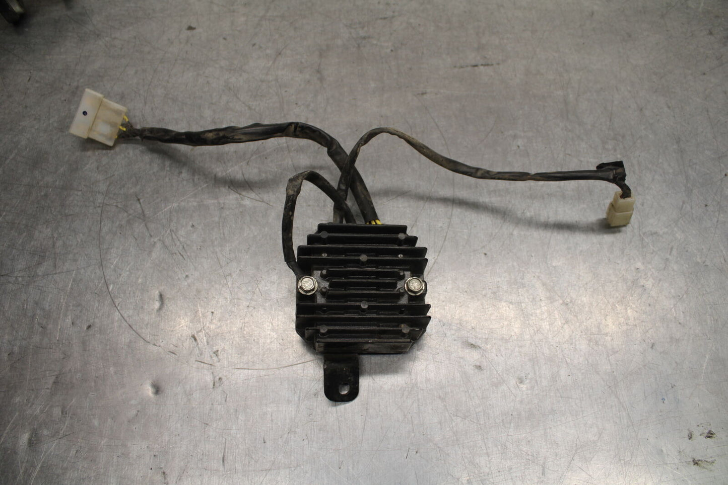13-16 KTM 390 DUKE RECTIFIER VOLTAGE REGULATOR BB748