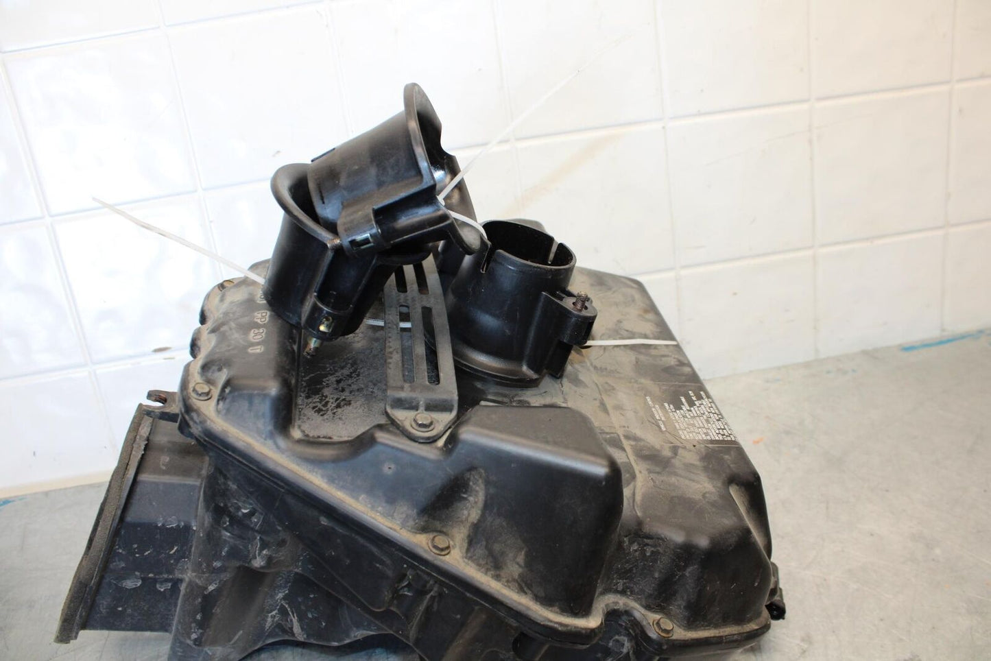 2006 Triumph Daytona 675 Triple AIRBOX AIR INTAKE FILTER BOX BB434