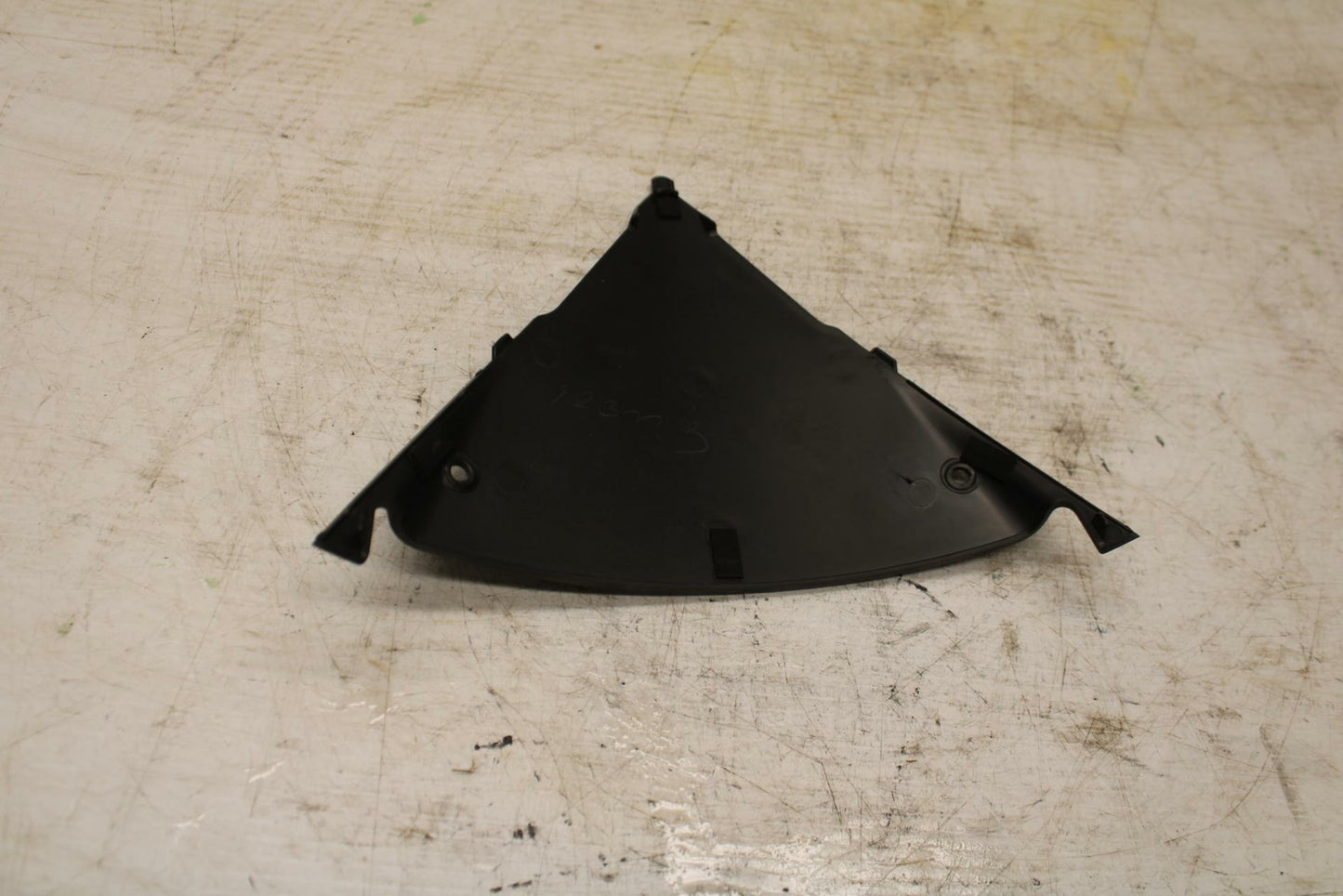 11-12 KAWASAKI NINJA 400 EX400 C FRONT WINDSHIELD WINDSCREEN TRIM BB358