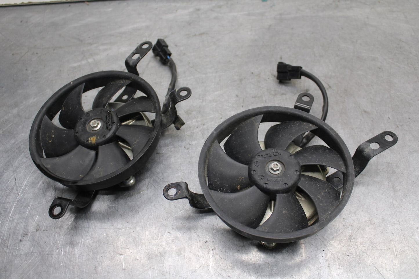 04-06 YAMAHA YZF R1 ENGINE RADIATOR COOLING FAN SET BB659