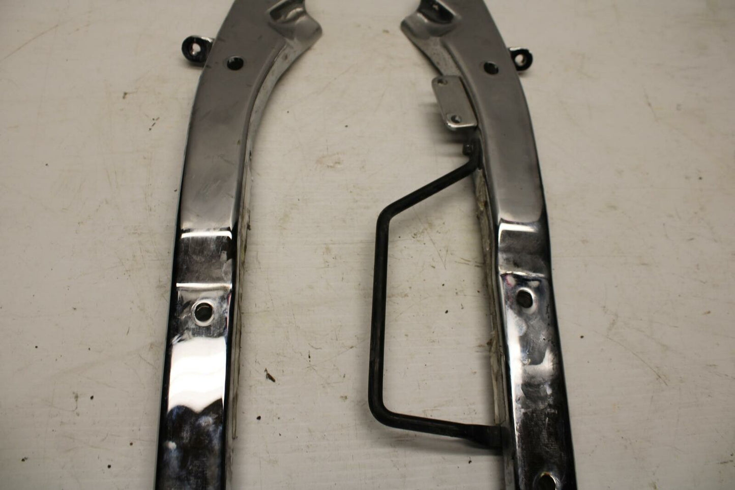 00-07 HONDA SHADOW SABRE 1100 REAR PASSENGER FENDER GRAB RAIL BB350