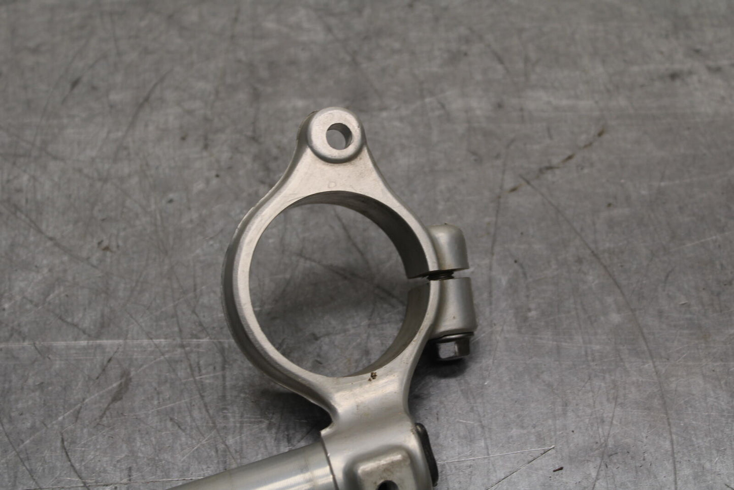 01-02 SUZUKI GSXR1000 RIGHT CLIP ON HANDLEBAR BB113