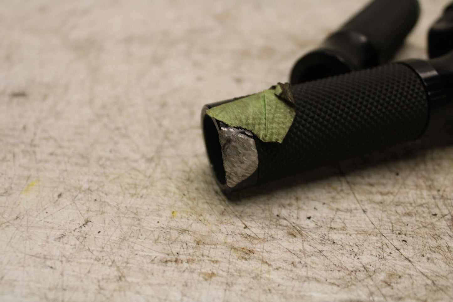 08-10 DUCATI 848 RIGHT THROTTLE GRIP BB369