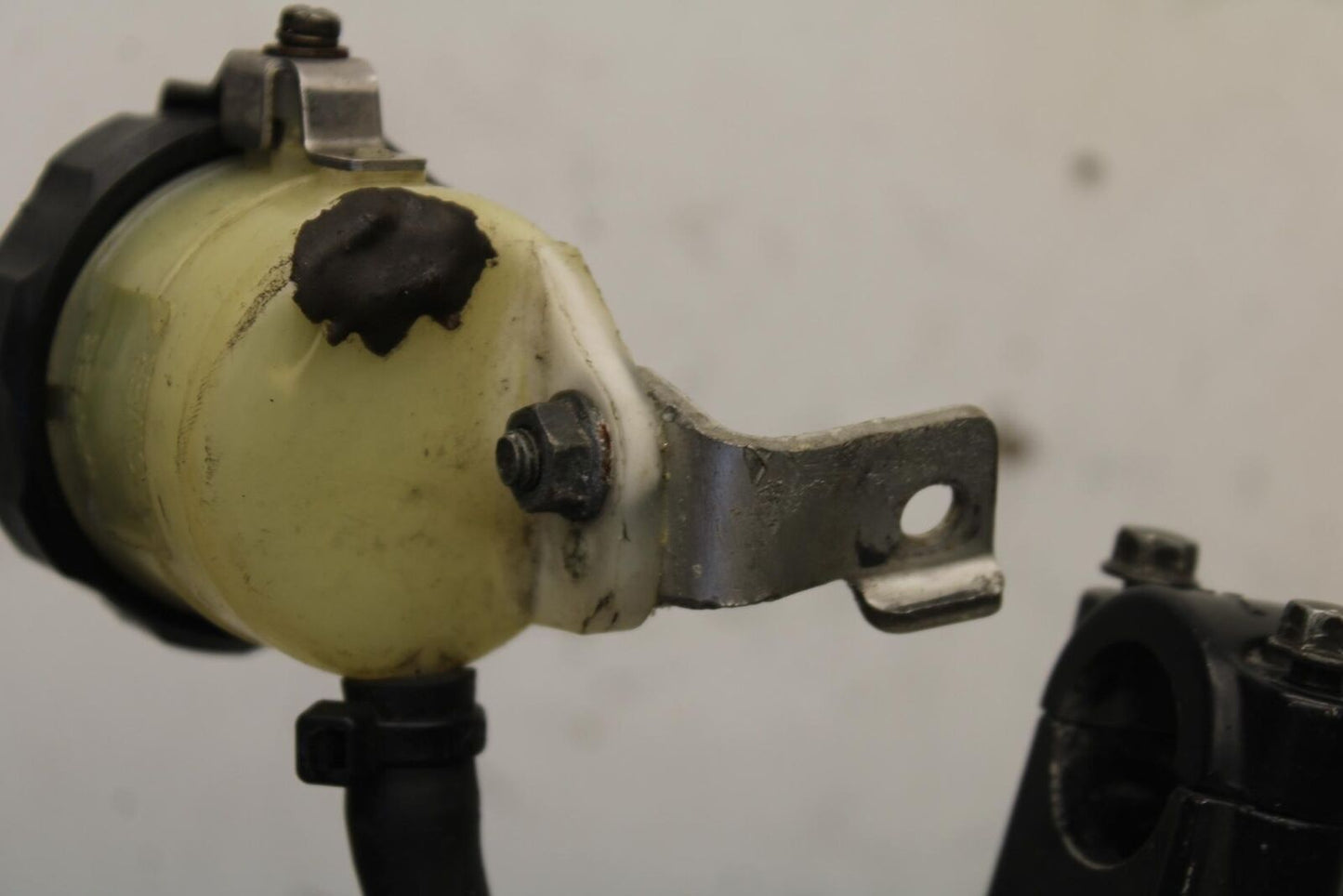 01-03 SUZUKI GSXR600 FRONT BRAKE MASTER CYLINDER BB639