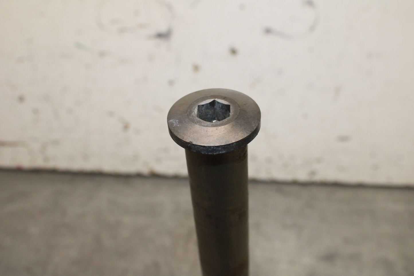 14-16 TRIUMPH AMERICA LT FRONT WHEEL RIM AXLE PIVOT BOLT BB720