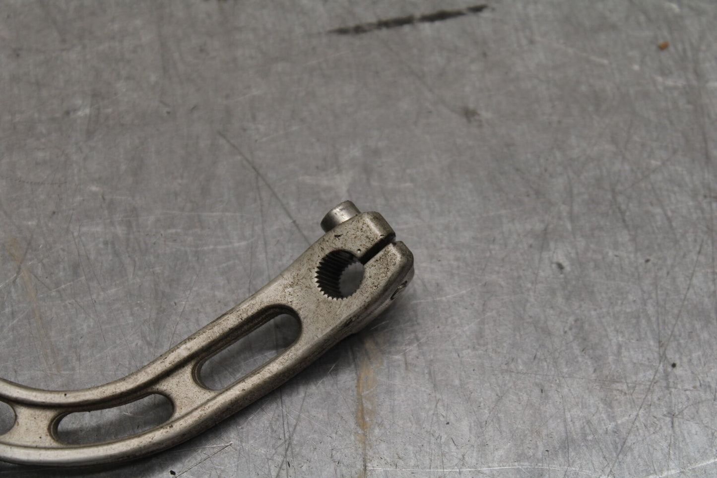 03-04 TRIUMPH DAYTONA 600 SHIFTER PEDAL BB745