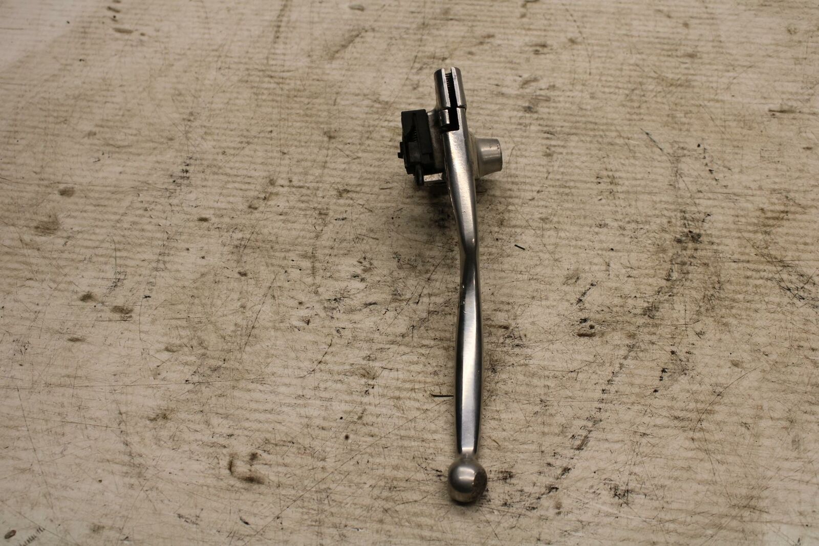 00-04 SUZUKI MARAUDER 800 VZ800 CLUTCH PERCH MOUNT WITH LEVER  BB305