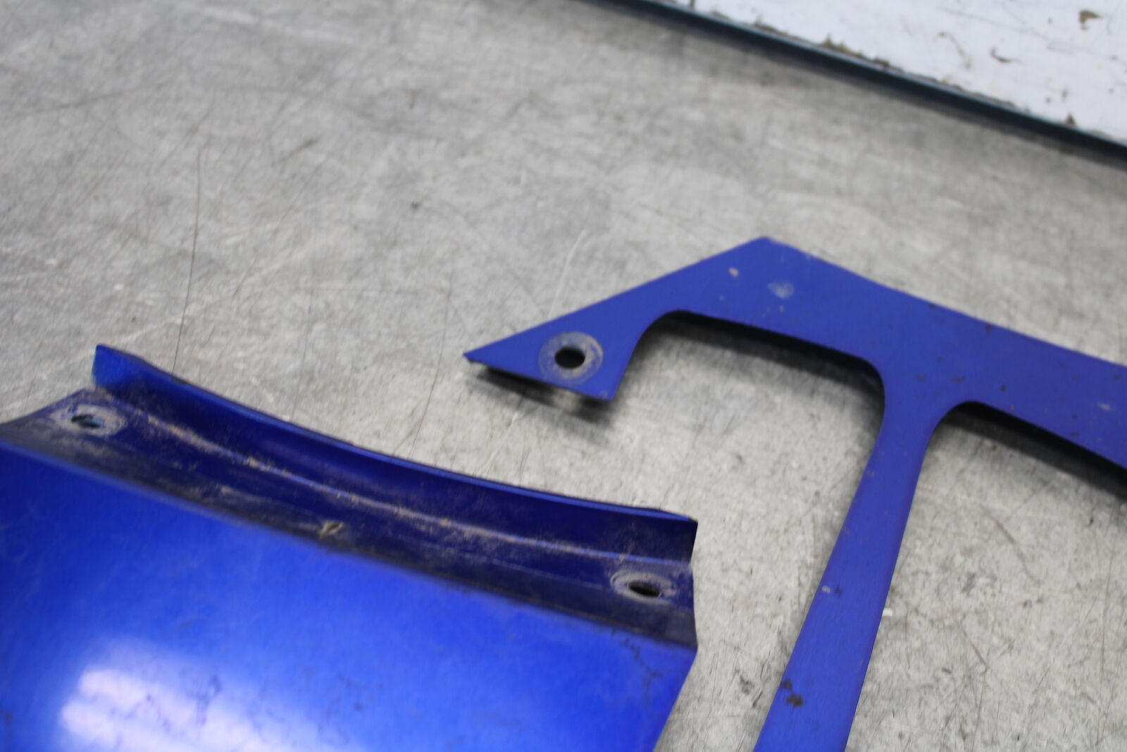 03-07 SUZUKI SV1000S CENTER REAR BACK TAIL FAIRING COVER TRIM COWL BB657