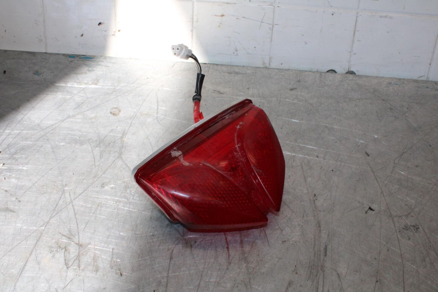 15-21 SUZUKI GSXR600 REAR TAIL TAILLIGHT BACK BRAKE LIGHT BB437