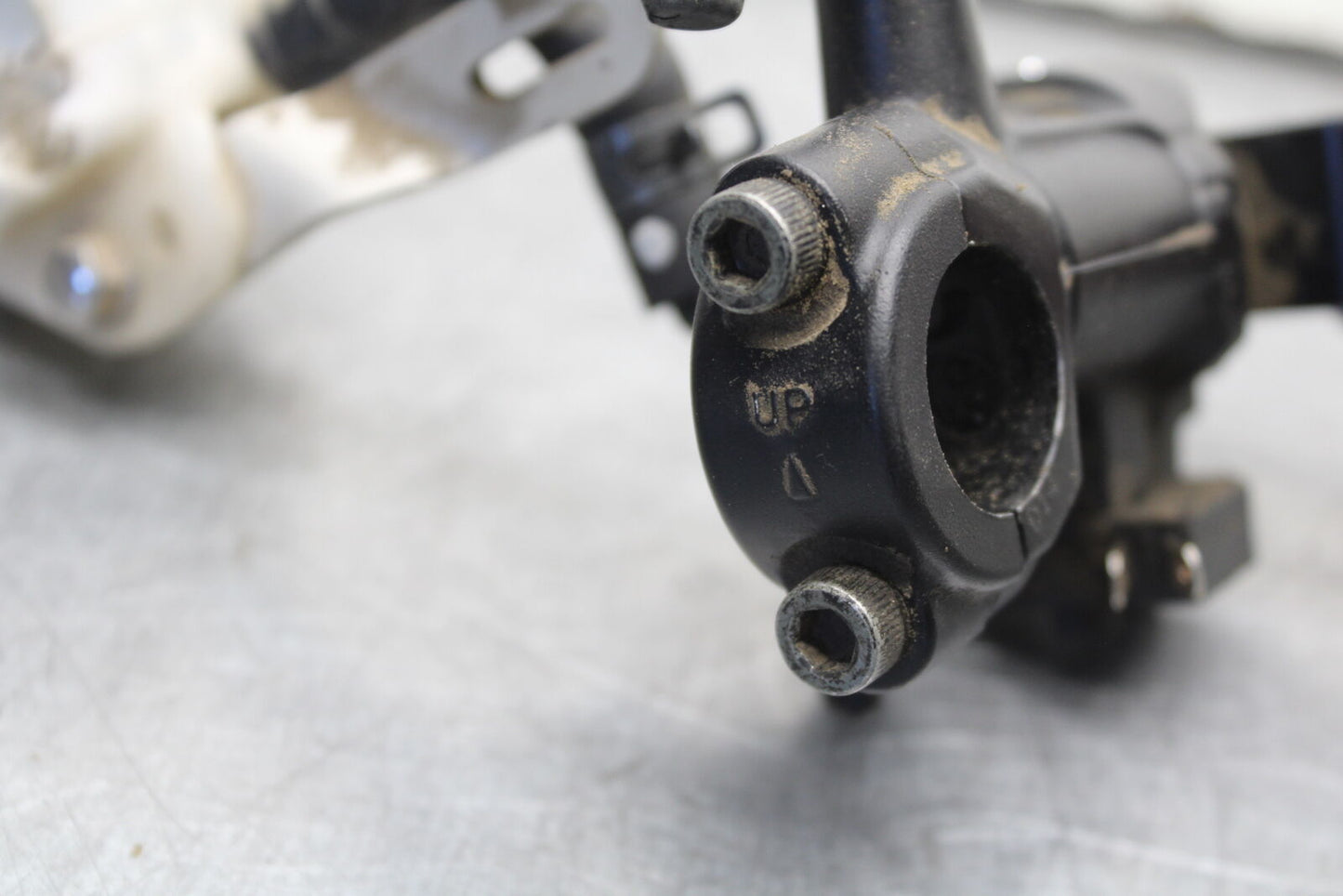 09-11 TRIUMPH DAYTONA 675 FRONT BRAKE MASTER CYLINDER w/ LEVER BB652