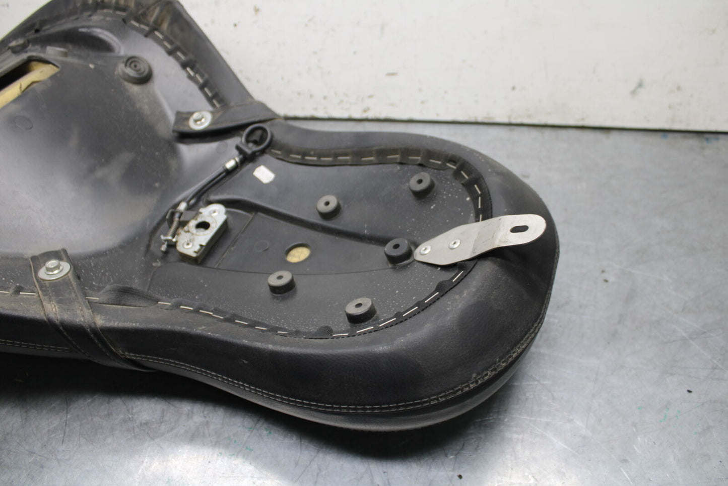 14-16 TRIUMPH AMERICA LT FRONT DRIVERS SEAT BB720