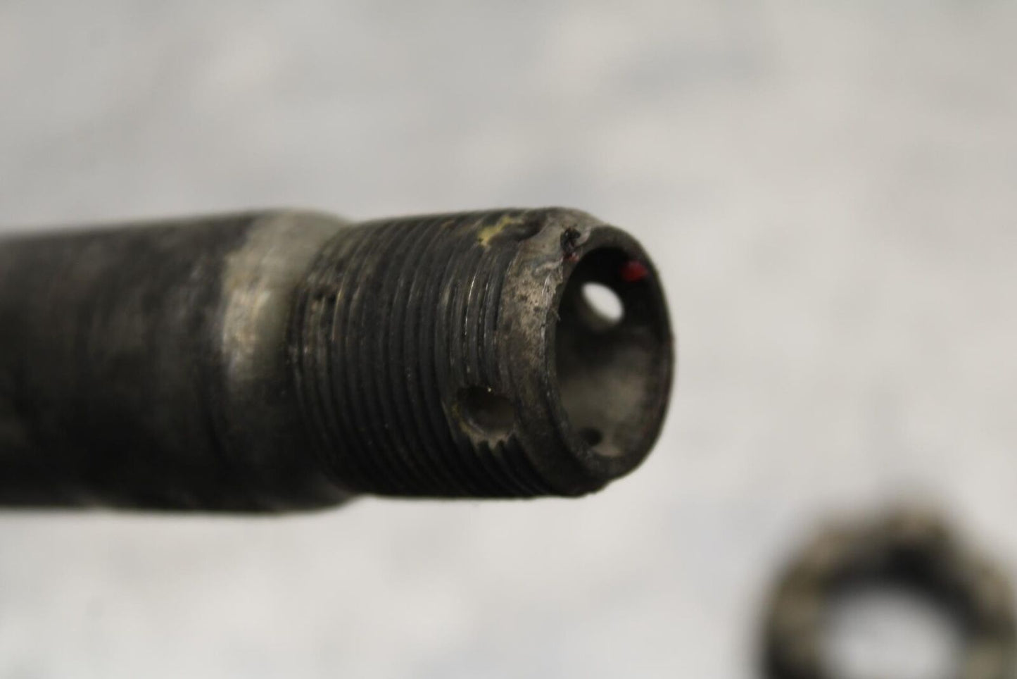 1999 Suzuki GSXR600 REAR AXLE BACK WHEEL RIM PIVOT BOLT AXEL BB580