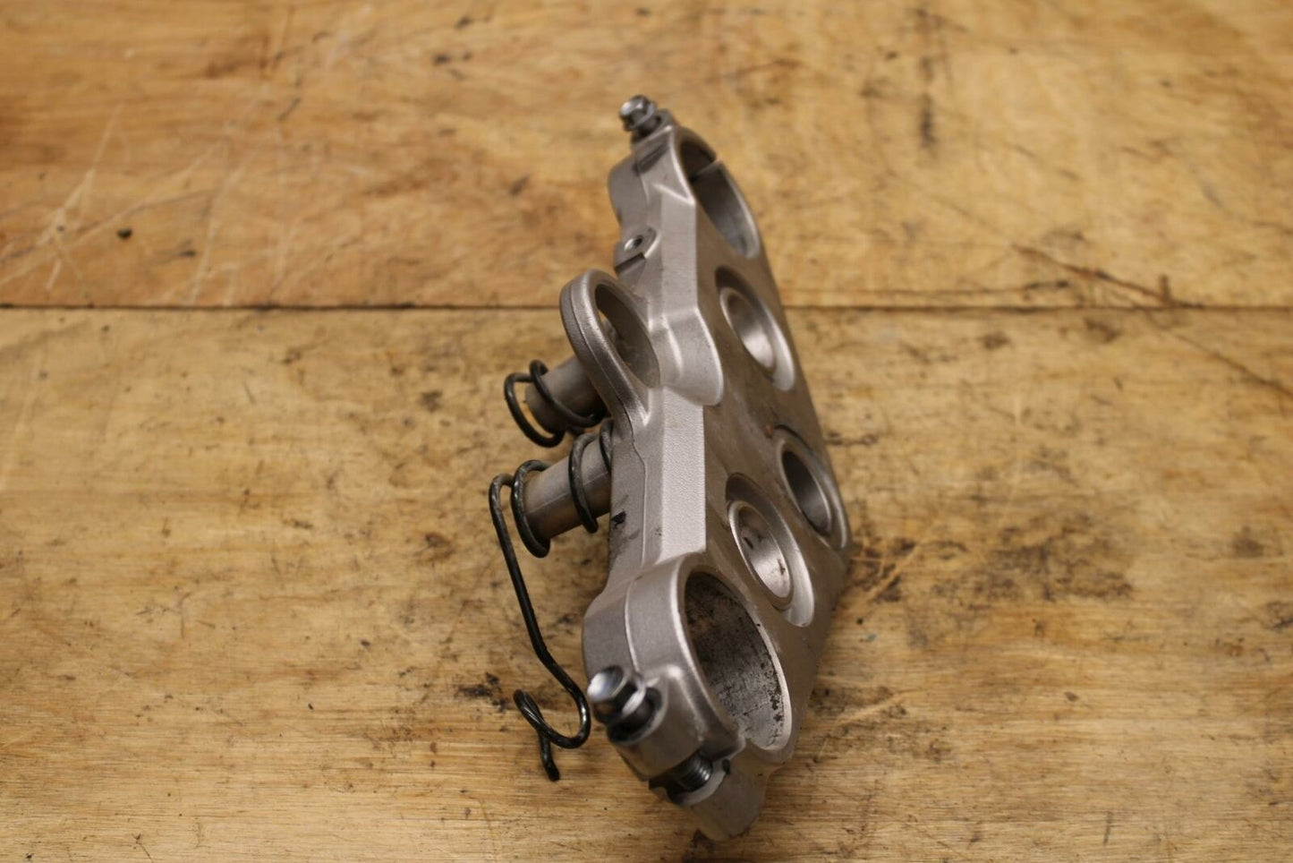 02-03 SUZUKI VSTROM 1000 FORKS UPPER TRIPLE TREE CLAMP BB331