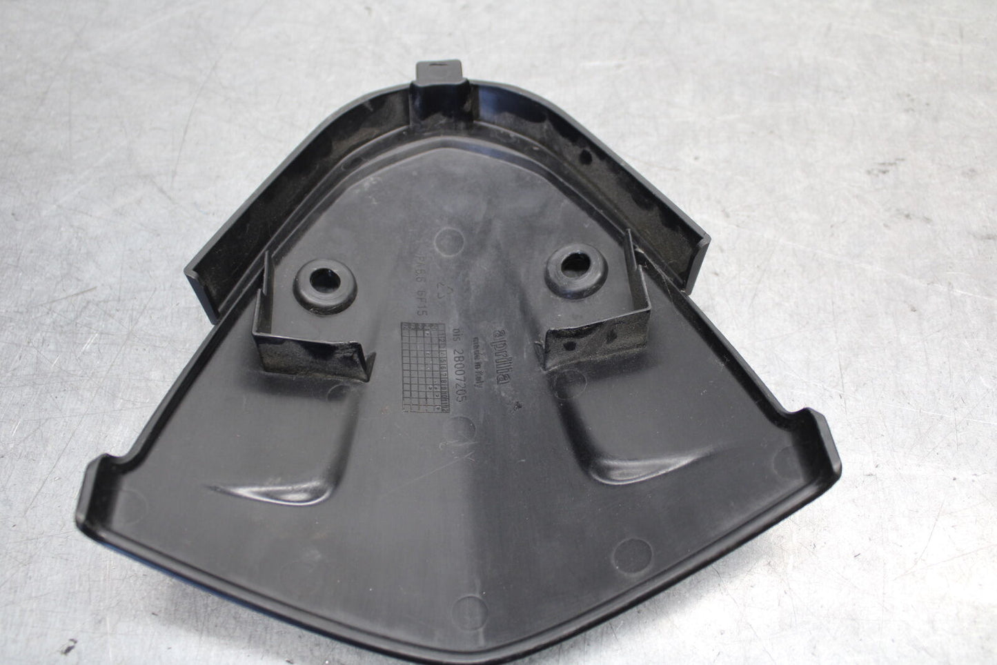 20-23 APRILIA RS660 FRONT DASHBOARD LID FAIRING BB643