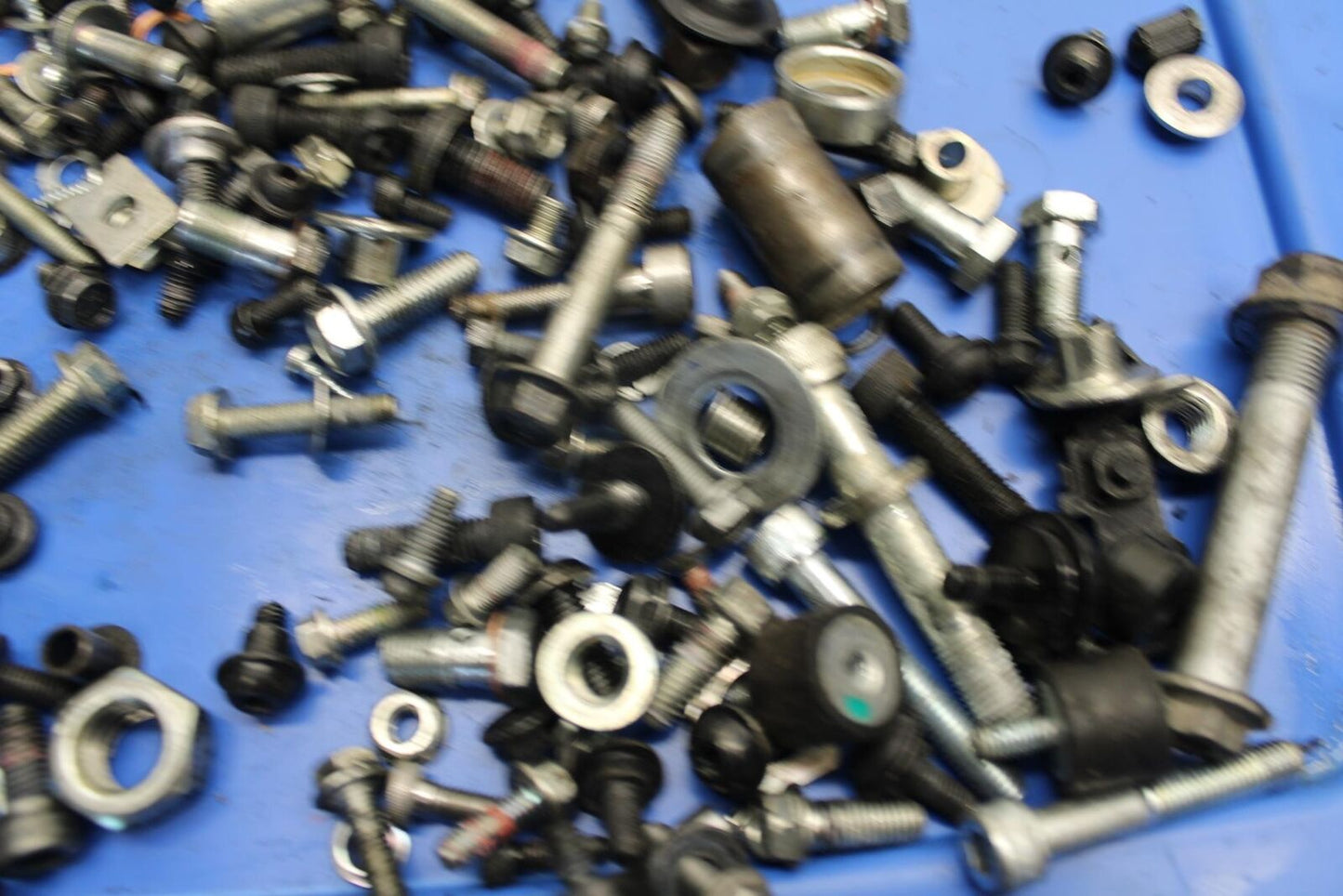 22-23 HUSQVARNA SVARTTPILEN 401 LEFTOVER MOUNTING BOLTS HARDWARE SCREWS BB541