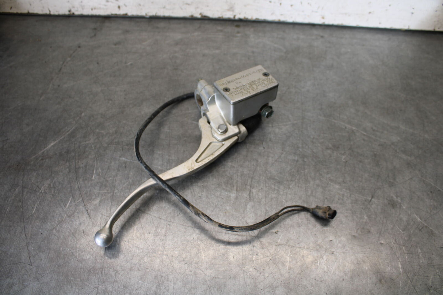 01-05 YAMAHA RAPTOR 660R FRONT BRAKE MASTER CYLINDER 5LP-2583T-03-00 BB695