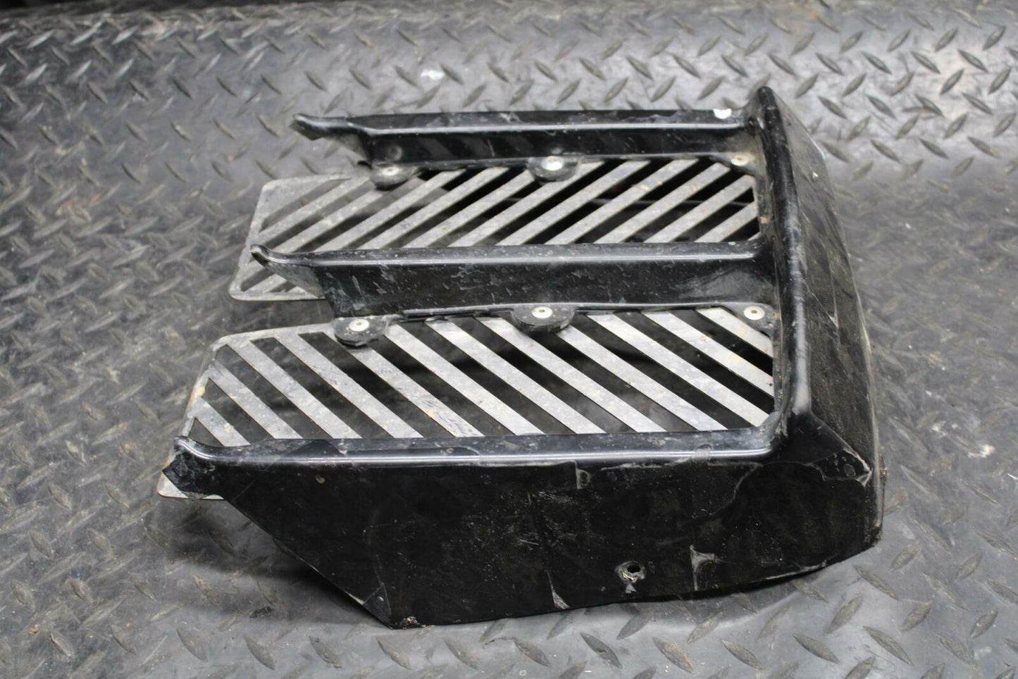 02-06 YAMAHA BANSHEE 350 FRONT CENTER BUMPER COVER GRILLE FASCIA PANEL BB214