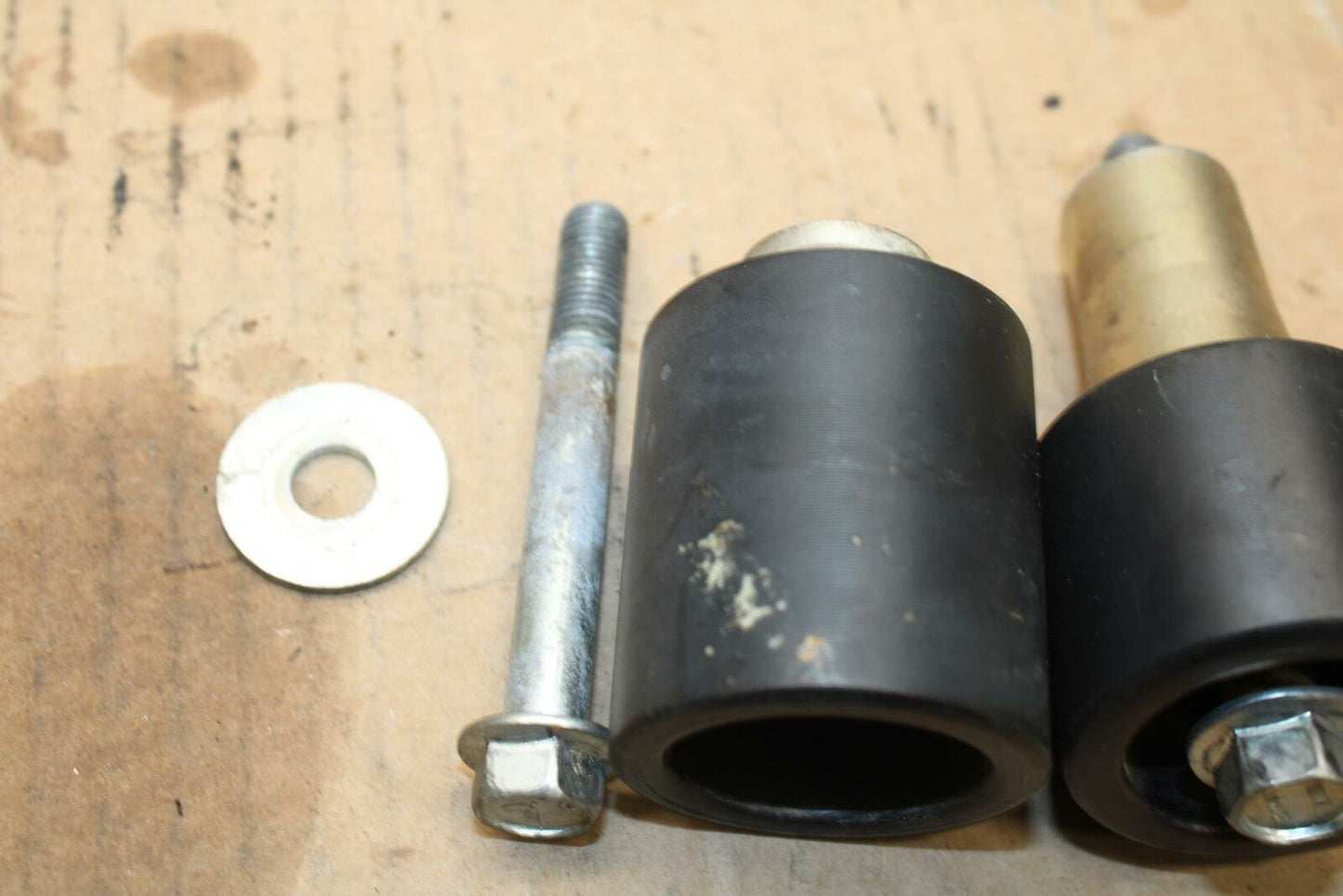 01 SUZUKI GSXR1000 FRAME SLIDERS SET BB155b