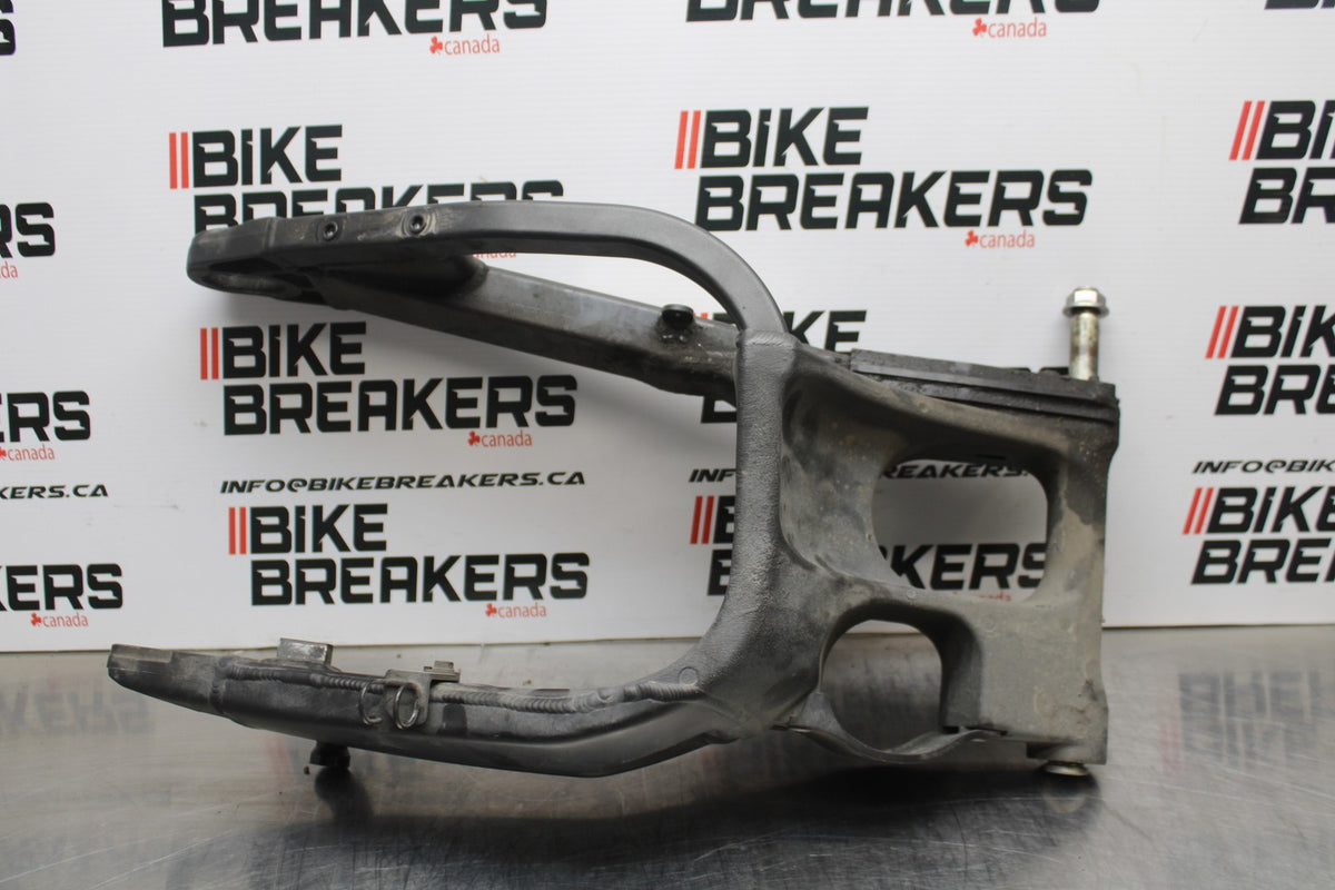 07-08 KAWASAKI NINJA ZX6R REAR SWINGARM BACK SUSPENSION SWING ARM BB199